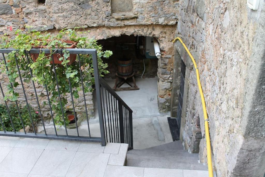 Villa Casa Nel Borgo Antico Quaratica Exterior foto