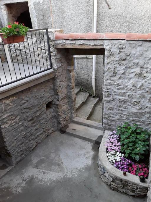 Villa Casa Nel Borgo Antico Quaratica Exterior foto